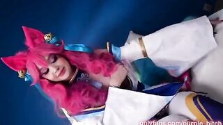 The sexy spirit Ahri enjoys intense action in a passionate scene