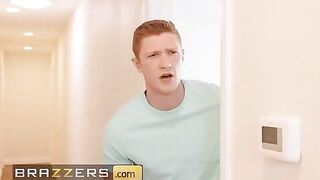 Mellanie Monroe stuck with laundry rack, stepson comes to help
