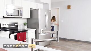Oliver incurs in the clutches of a stunning blonde MILF with huge boobs