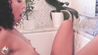 Passionate morning sex with a stunning babe Alexis Tae
