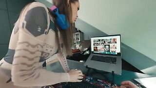 Streamer fucks with a hater, almost gets banned for that
