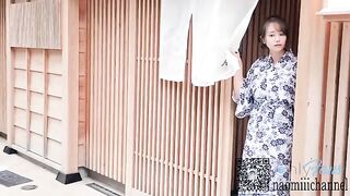 A sexy woman asked her boyfriend to be her samurai