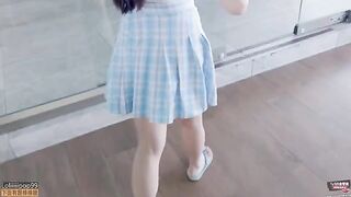 A Chinese girl met a guy on vacation and had intense sex with him