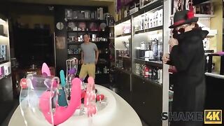Older woman gets fucked by her young neighbor’s big dick