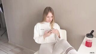 The insolent girlfriend gets fucked on the table for throwing her legs
