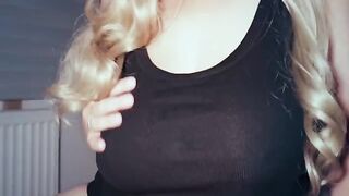 I love slapping breasts and having sex with my wife