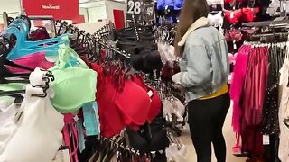 Shopping at ChihuahuaSU ends with a hot encounter in the toilet gallery