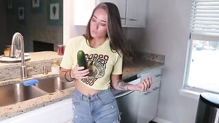 She was preparing lunch when suddenly felt a sexual urge. She got so horny she started to play with herself