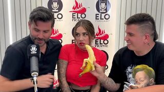 The interview with Elo Podcast ends up with a mess on Sara's face