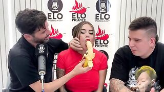 The interview with Elo Podcast ends up with a mess on Sara's face
