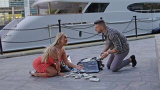 A girl agreed to have sex with a stranger for a million dollars