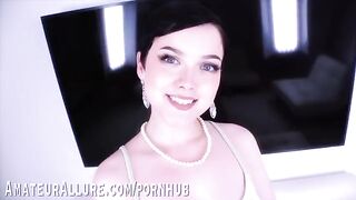 Bella Luna and Jade Valentine deliver a memorable oral experience