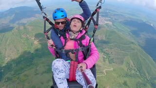 I cum while squirting from 2200 m above the sea in paragliding