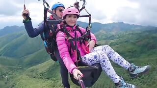 I cum while squirting from 2200 m above the sea in paragliding