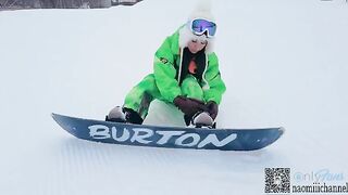 I tried exposed snowboarding at the ski resort. On the slopes, creampie sex