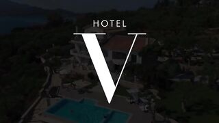 The insatiable guest Ginebra seduced the bartender of the hotel in a steamy encounter
