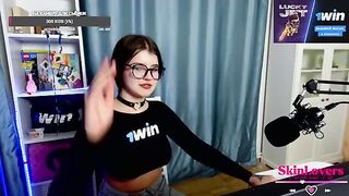 A streamer girl skinloverss gets fucked by her viewer during a donation stream