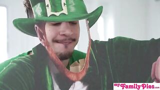 Braylin Bailey jokes about her stepbrother's cock sucking habit