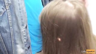 Girl made a blowjob in the changing room of the shop and got caught