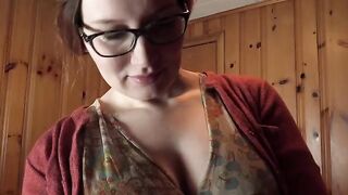 Bettie Bondage teaches you how to pose like a professional in this hot video