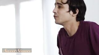 A girl came to her boyfriend’s house to meet his dad, who was very impressed by her