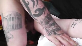 First MFM threesome with Mr.BWC for Hotmessjessxxx, a steamy homemade scene