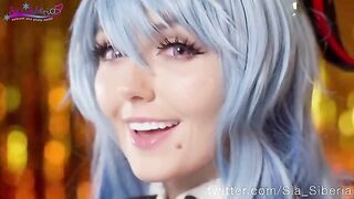 Christmas cheer with stunning Sia Siberia in a sweet solo act