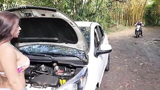 A stranger helped me in a car, I thanked him with sex