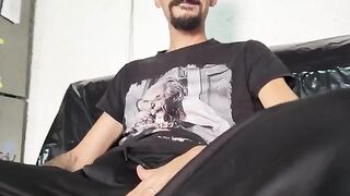 I get fucked in the gym, right in the middle of my workout. Erotic dream comes true