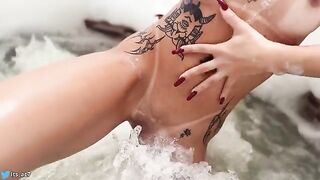Babe fucked in the hotel pool, a steamy public encounter