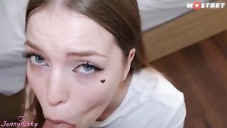 The cute delivery girl got fucked by a random stranger