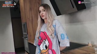 A sister can't start the day without a man's cock in her pussy