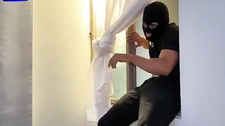The thief broke into the house of a Colombian MILF, Lina Henao