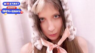 A sexy girl with a huge ass fucked deep in the uterus