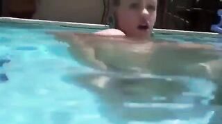 Girl inserted a dildo in her ass underwater