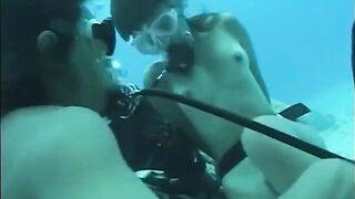 Fucked a woman with a hairy pussy underwater