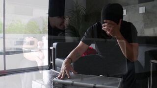 The police officer fucked the thief Jacqueline Taylor hard
