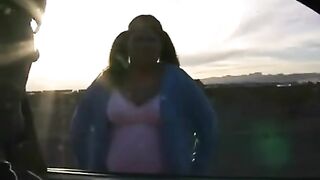 The fat woman opens her pussy for penetration