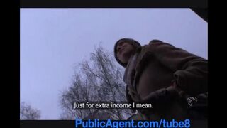 A street girl agreed to take a dick for money in her mouth