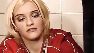 The washer got a cock in the toilet after a girl by accident