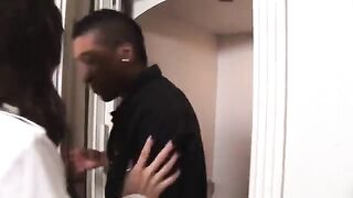 Dark-skinned woman fucks a juicy reporter, not a typical story