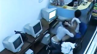 A girl was fucking on her webcam in the Internet cafe