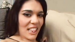 Sex under a skirt is always exciting, especially with FMM action