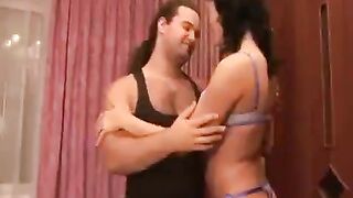 A gymnast has sex in an unusual pose with a guy’s cock