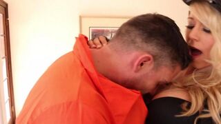 A fugitive was fucked by a hot police officer with big tits