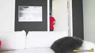 A man harshly fucked a beautiful woman in the shower