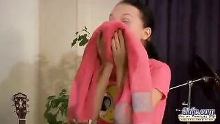 An old man fucks in his juicy ass a young girl with great experience