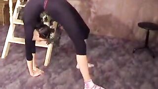 The beautiful gymnast got a great stretch in her pussy