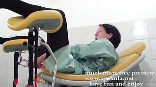 A girl was fucked by a gynecologist with his cock in the office