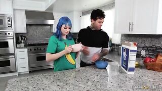 You should not start the day with breakfast, but with sex